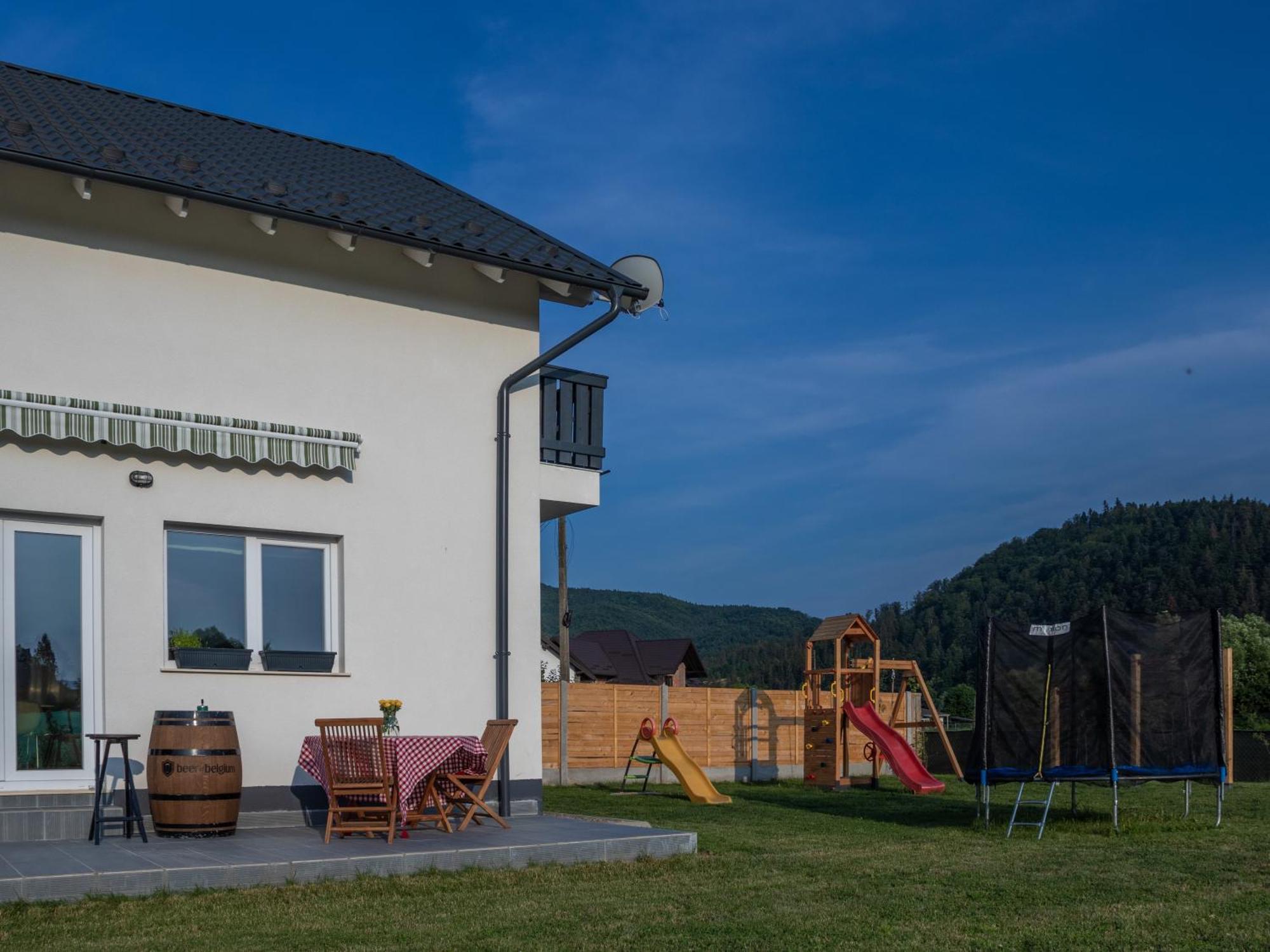 Hotel Dom Hills Bucovina à Gura Humorului Extérieur photo