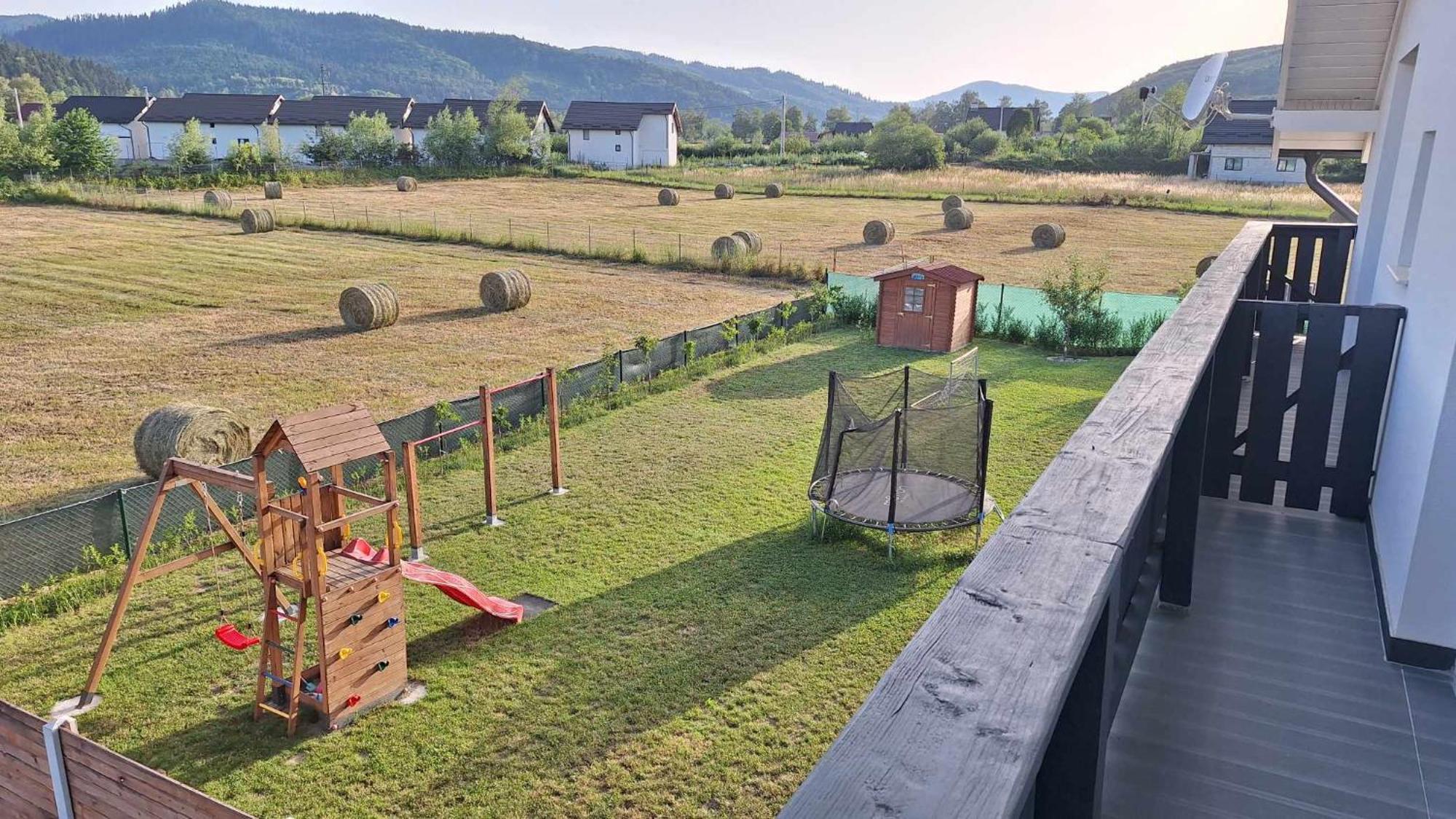 Hotel Dom Hills Bucovina à Gura Humorului Extérieur photo